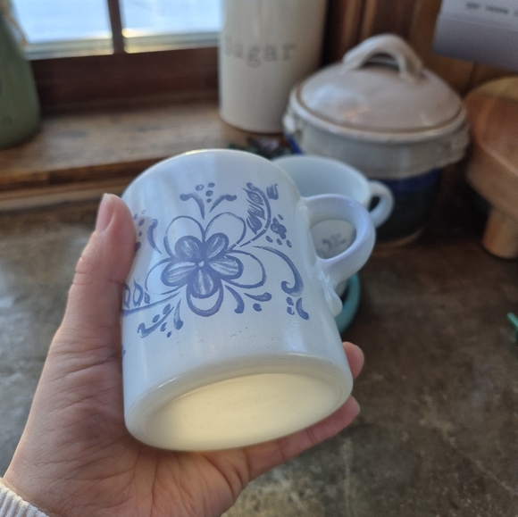 2 Vintage Pyrex Brittany Blue Flower 489 10 oz. Tea Cups Coffee Mugs 1967 USA - Picture 8 of 12